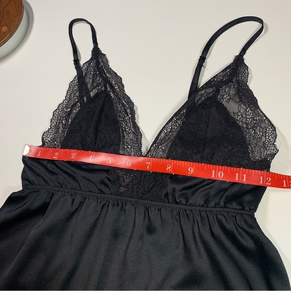 XS Victoria’s Secret black satin and lace camisole w side slits - Picture 11 of 11